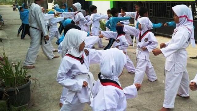 Membangun karakter positif